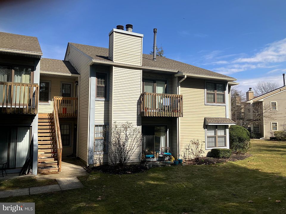 2nd image of 456 Durham Ct