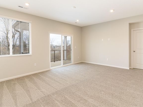 5th image of 328 Cornwall Dr