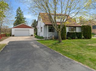 1271 W Washington Ave, Cleveland, WI 53015