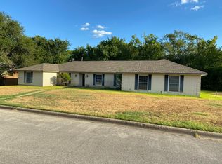 2200 Sharon Dr, Bryan, TX 77802
