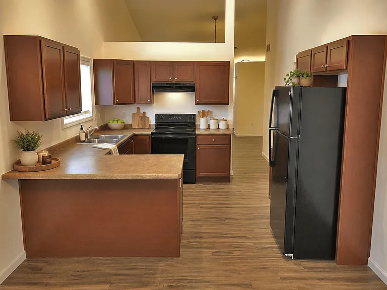 Crooked Tree Townhomes - Saginaw, Michigan — Photo 13