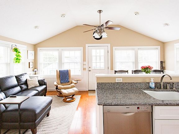 3rd image of 62 Cottage St #7
