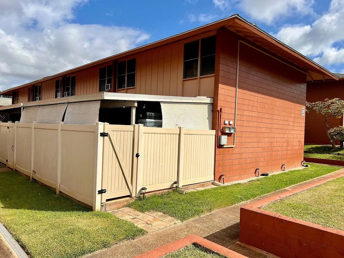 3 bed, 924 sqft, $2,800 — Photo 2