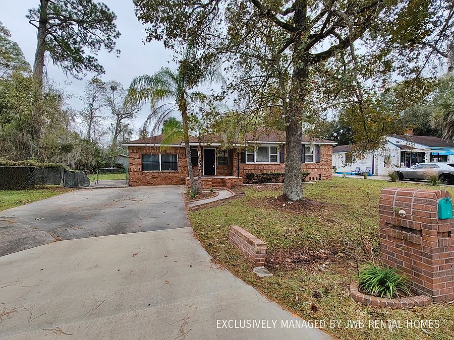 1st image of 3504 Sunset St