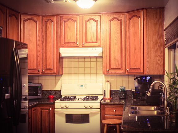 2nd image of 301 W Saint Andrews Ln