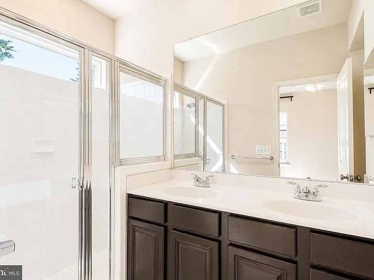 22520 Phillips St #401 — Photo 29