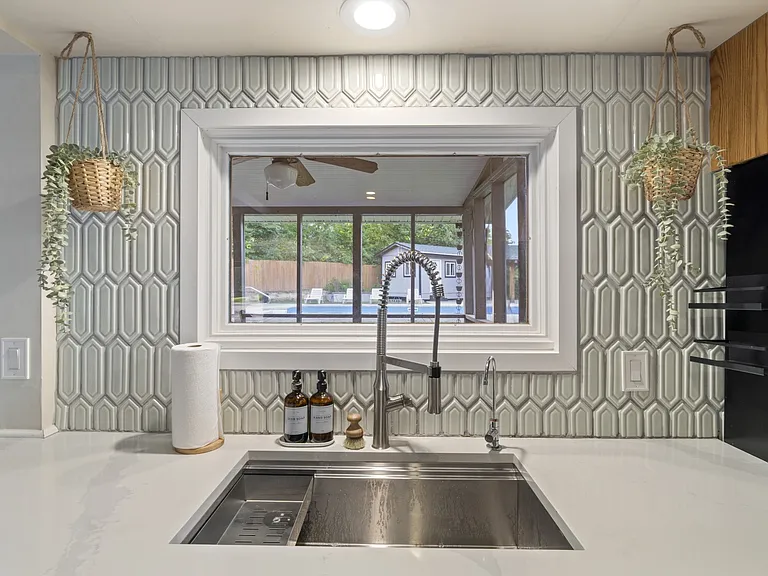 2541 Cross Winds Ln — Photo 14