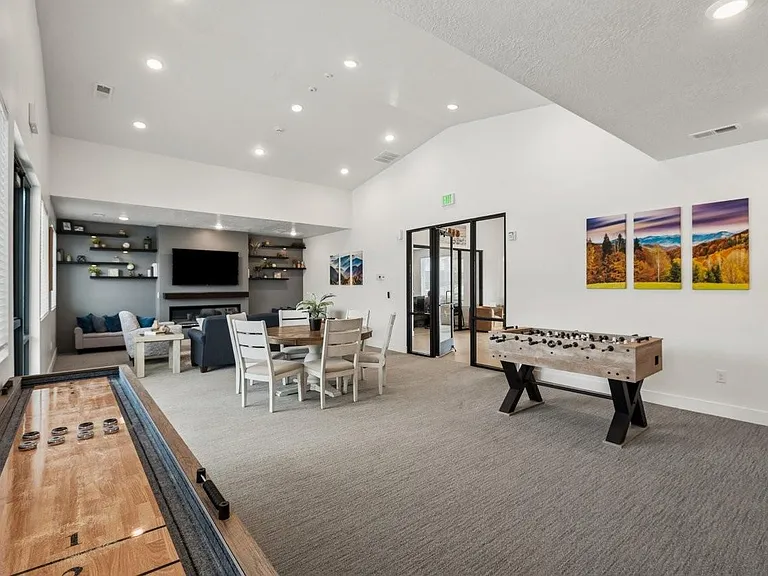 Lex Apartments — Photo 22