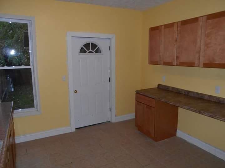 1st image of 1107 Oak St #2