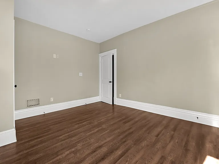 345 Chittenden Ave #D — Photo 4