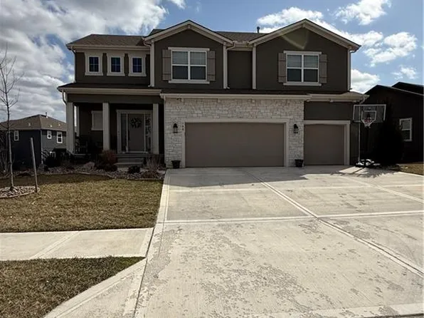 144 SE Briar Valley Ln, Blue Springs, MO 64064