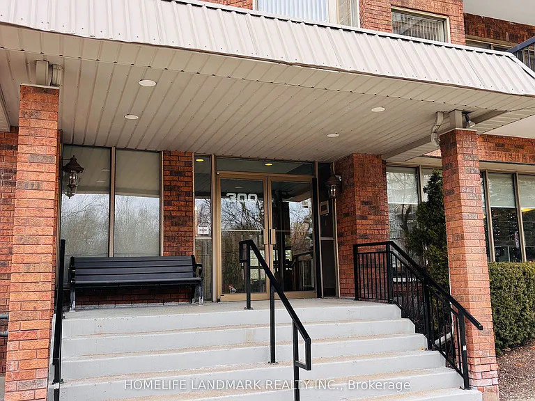 300 Keats Way #207 — Photo 2