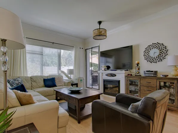 22150 Dewdney Trunk Rd #407, Maple Ridge, BC V2X 3H6