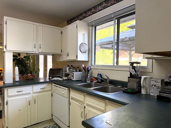 4th image of 2490 Smid Rd