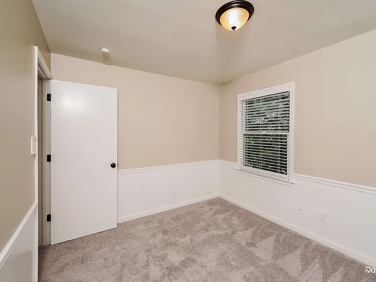 753 Vaughn Cir — Photo 11