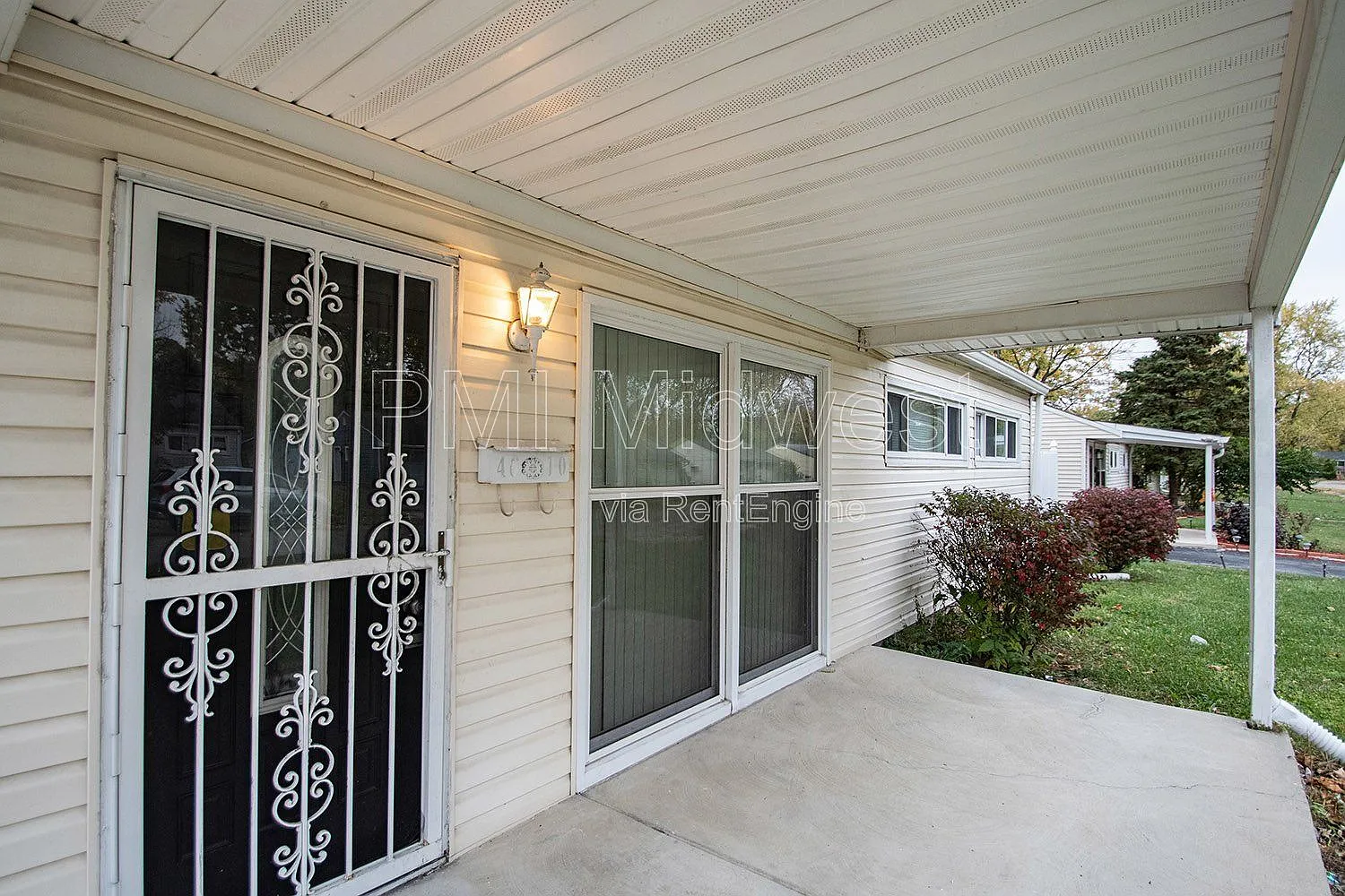 3 bed, 1.5 bath, 1152 sqft, $1,349 — Photo 4