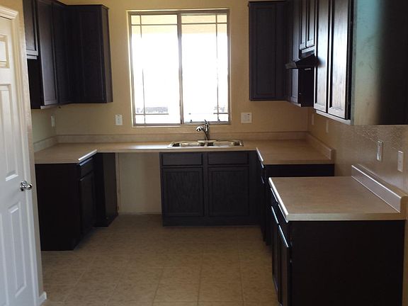 5th image of 5005 S 99th Dr