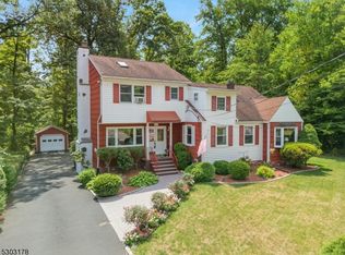 55 Beechwood Pl, Watchung, NJ 07069