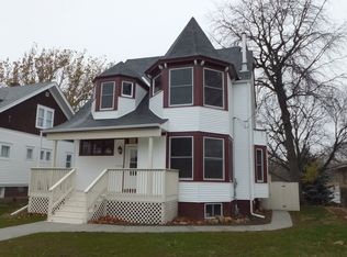 1908 E State St, Rockford, IL 61104