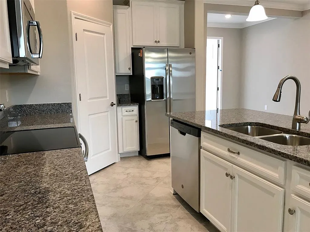 3 bed, 2.5 bath, 1632 sqft, $2,500 — Photo 4