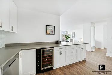 Rented by R New York