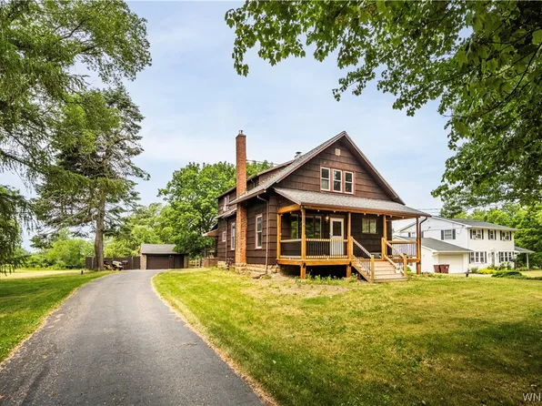 8978 Sandrock Rd, Eden, NY 14057