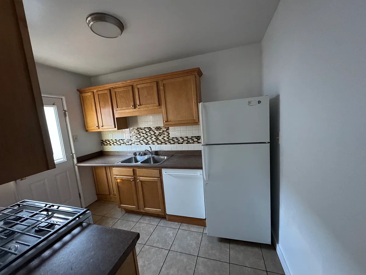 Building Photo - 1752 Chestnut Ave #1752
