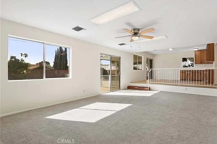 10025 Burnet Ave — Photo 18