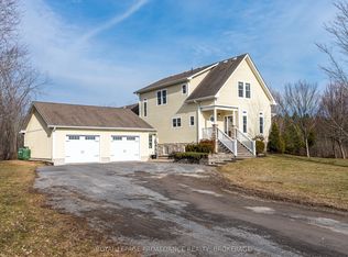 513 Deerview Dr, Kingston, ON K7L4V3