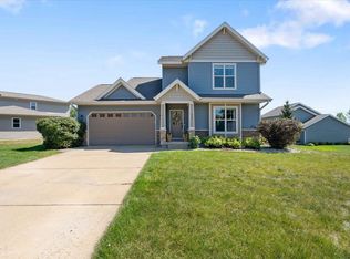 4447 Snowy Ridge Trl, Windsor, WI 53598