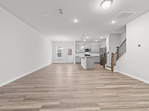 3rd image of 2112 Seacoast Ave