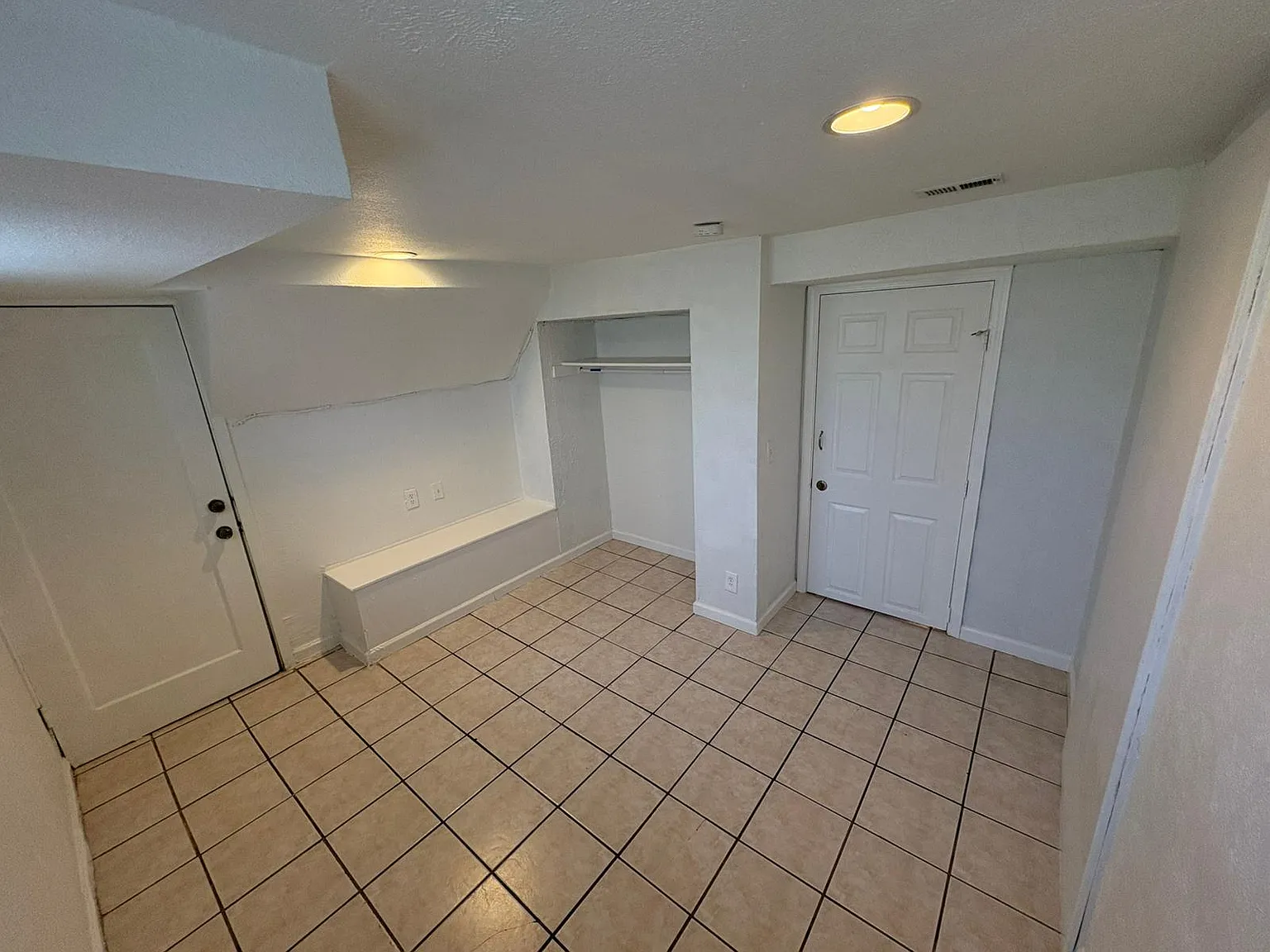 1 bed, 130 sqft, $599 — Photo 3