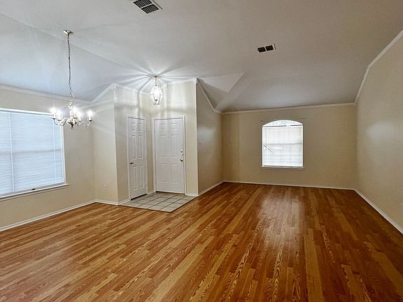 2nd image of 2807 Bluefield Ln