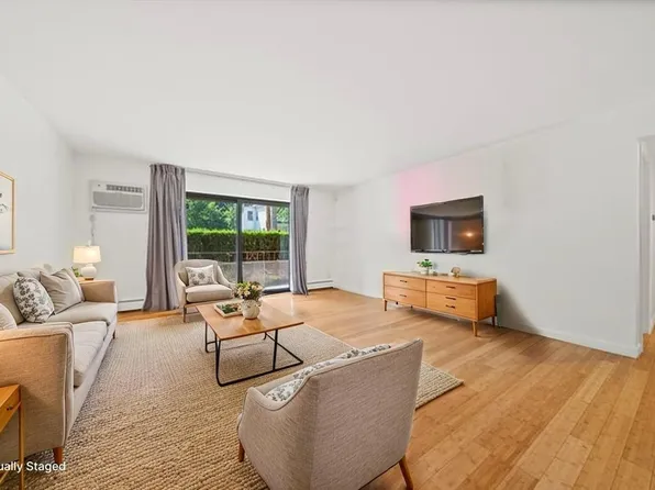 53 Paul St APT 11, Newton, MA 02459