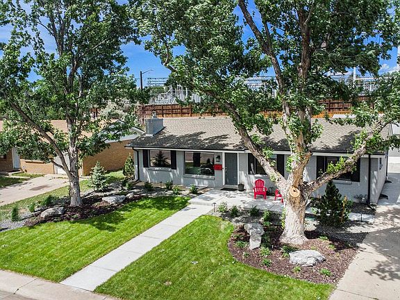 5th image of 628 S Jasmine Way