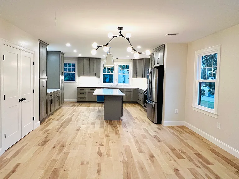 31 Park Ave #31B — Photo 3
