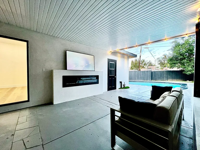 21360 Avenue San Luis — Photo 18