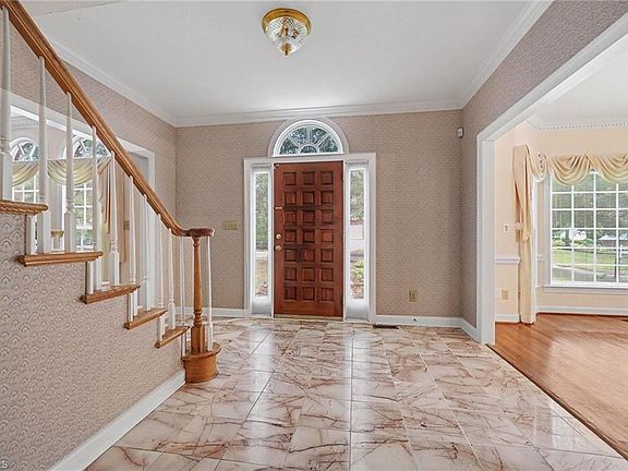 5th image of 1703 Farnsworth Ct