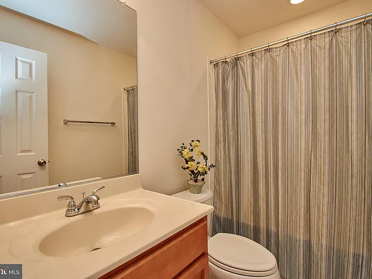 42649 Macauley Pl — Photo 23
