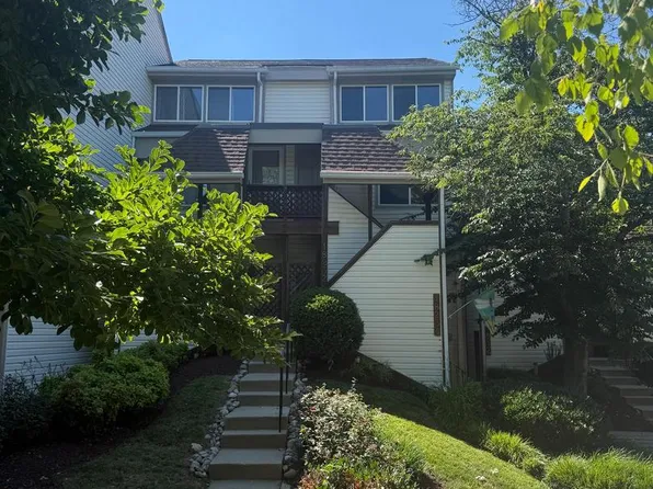 18232 Windsor Hill Dr #309, Olney, MD 20832