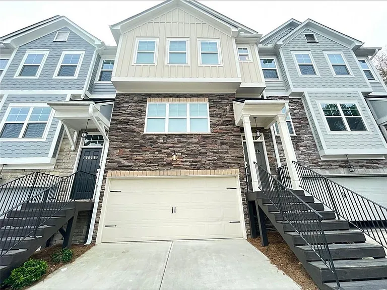 2623 Hedgeway Cir — Photo 2