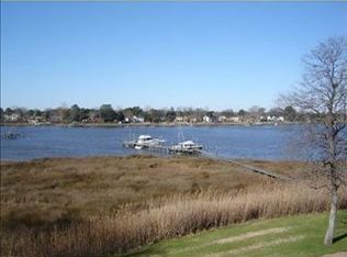 412 Robin Rd, Portsmouth, VA 23701