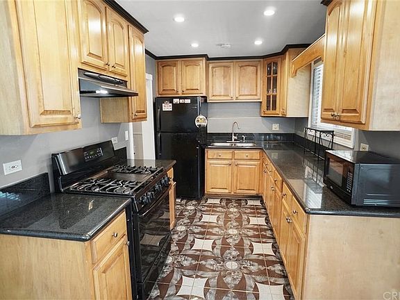 5th image of 8346 Lennox Ave