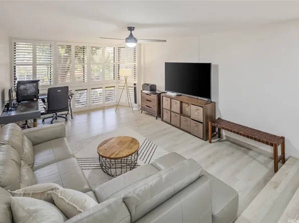 531 Hahaione St #21A, Honolulu, HI 96825