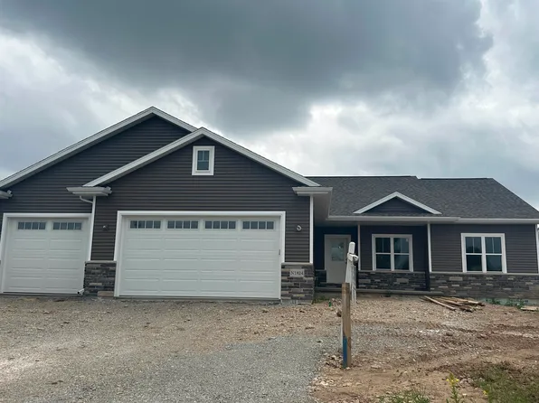 N1824 Schroeder Farm Dr, Greenville, WI 54942