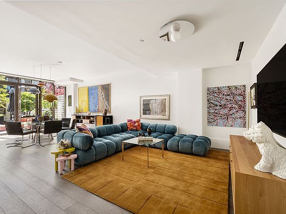 2nd image of 429 Kent Ave #Townhouse 17