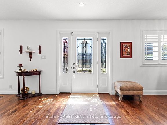 3rd image of 535 Gordon Ave