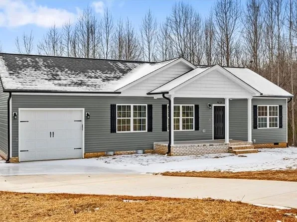 576 Twain Dr, Asheboro, NC 27203