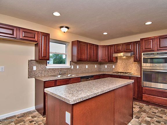 5th image of 209 Courtney Dr