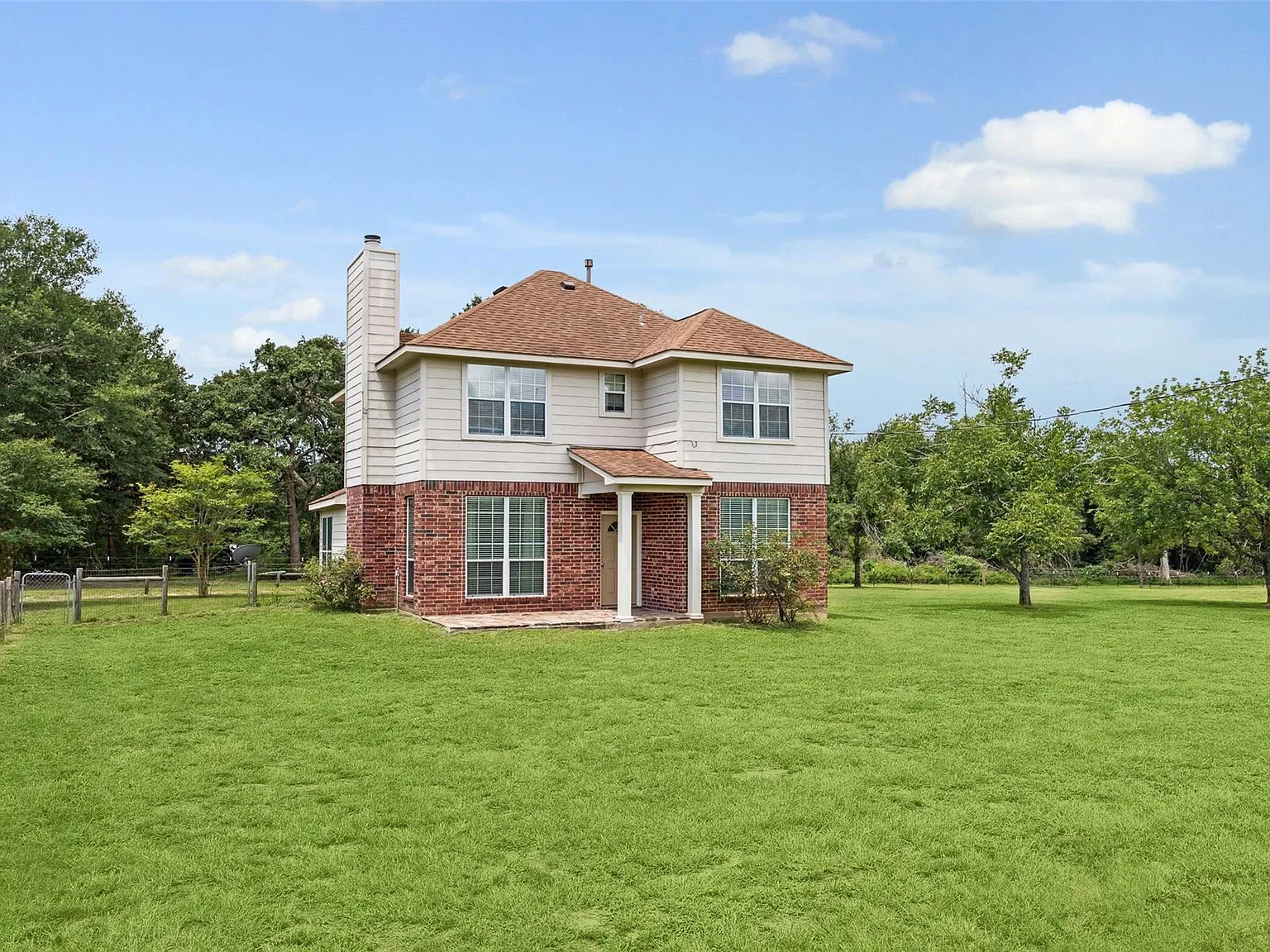 3 bed, 2.5 bath, 1948 sqft, $3,000 — Photo 1
